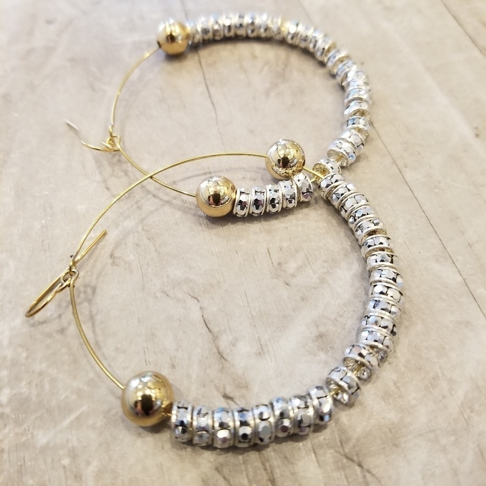 💕VANESSA MOONEY💕 Beaded Rhinestone Drop Hoop Earrings Beads Silver NWOT